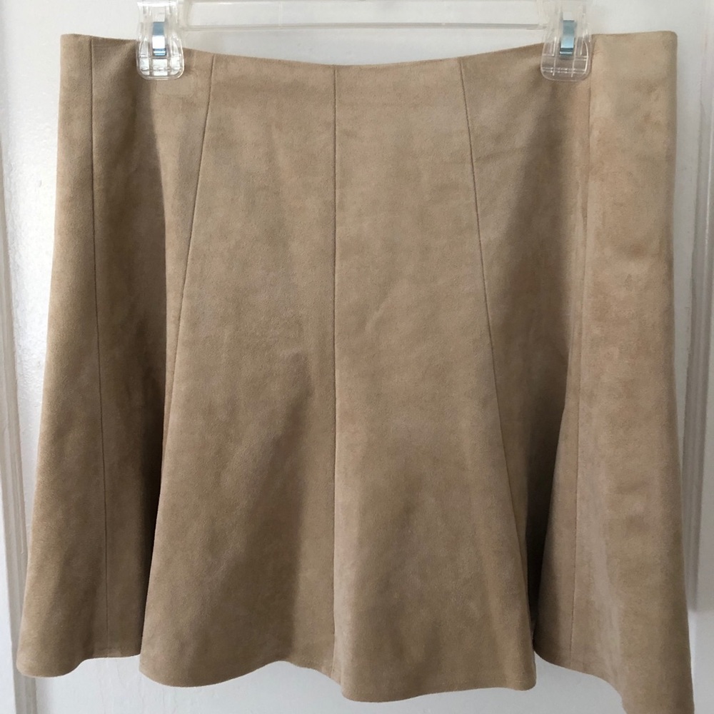 NWT BCBG Tan Suede Skirt Sz. M